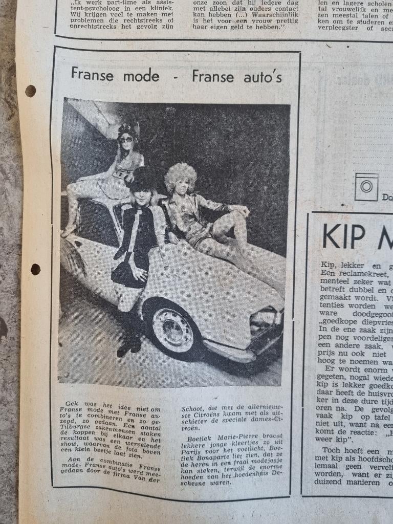 Franse mode met nieuwste Citroën auto (1971), Ophalen of Verzenden, Knipsel(s)