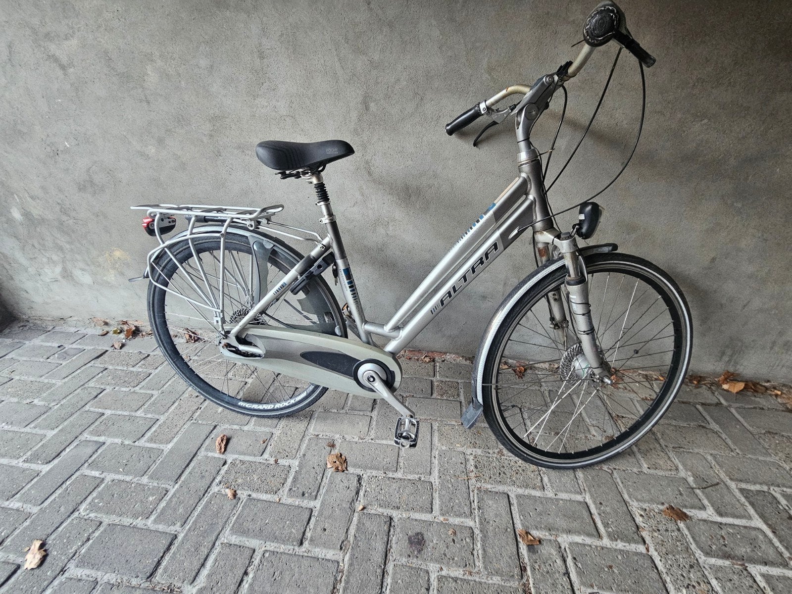 Damesfiets, Ophalen