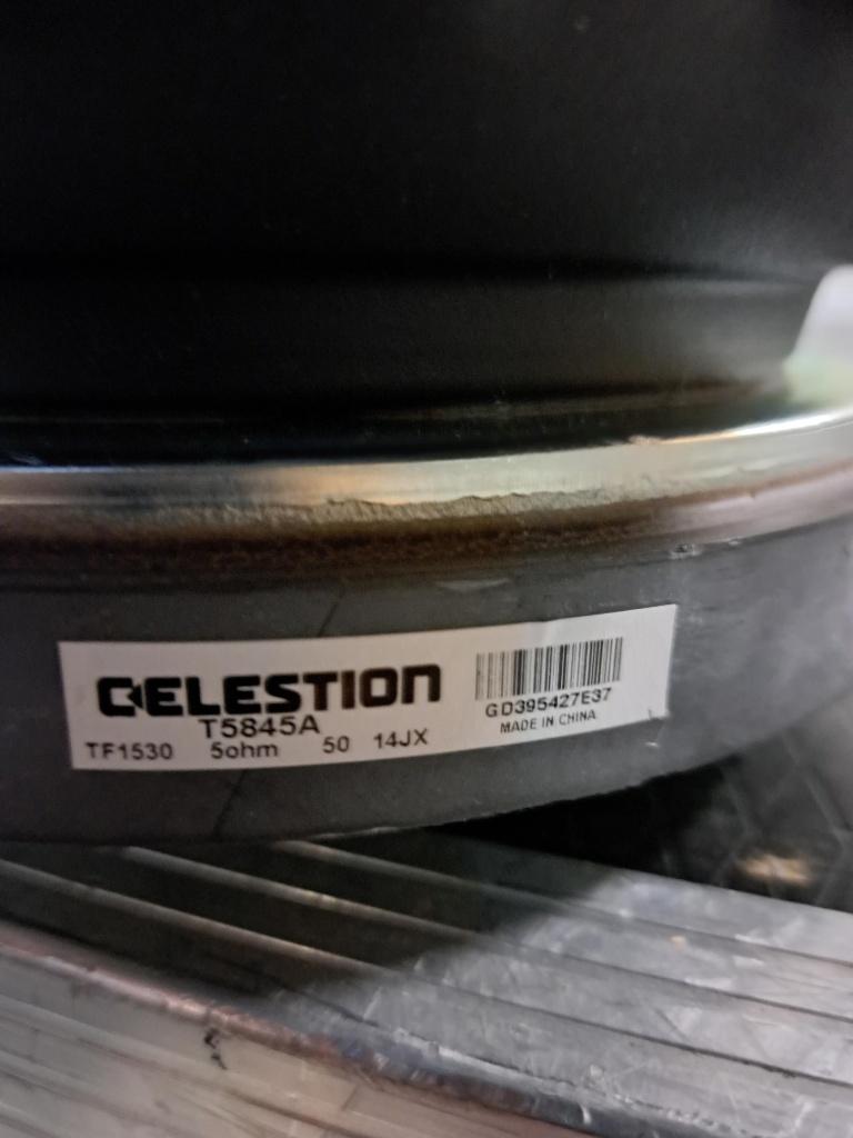 2 x Celestion TF1530 5 Ohm bass speakers, Ophalen of Verzenden, Zo goed als nieuw, 120 watt of meer, Subwoofer