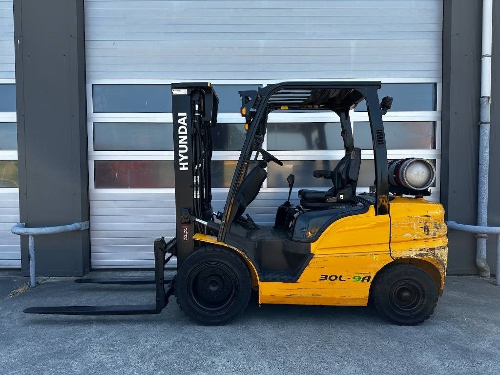 Hyundai 3 Ton LPG Heftruck 3000Kg forklift 30L-9A gas, Zakelijke goederen, Machines en Bouw | Heftrucks en Intern transport, 2000 tot 3000 kg