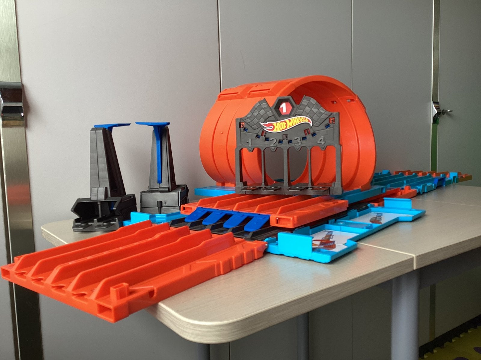Hot Wheels Track Builder System Multi-Loop Race-Off, Ophalen of Verzenden, Gebruikt, Racebaan, Hot Wheels