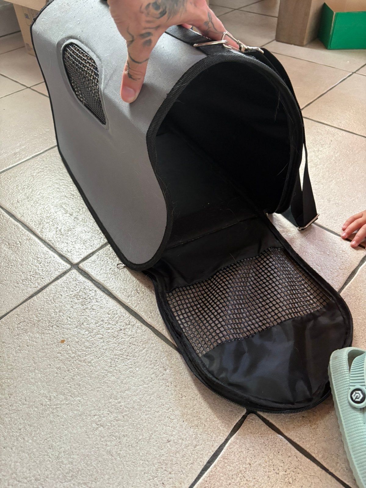 Reismandje voor katten, Enlèvement, Utilisé