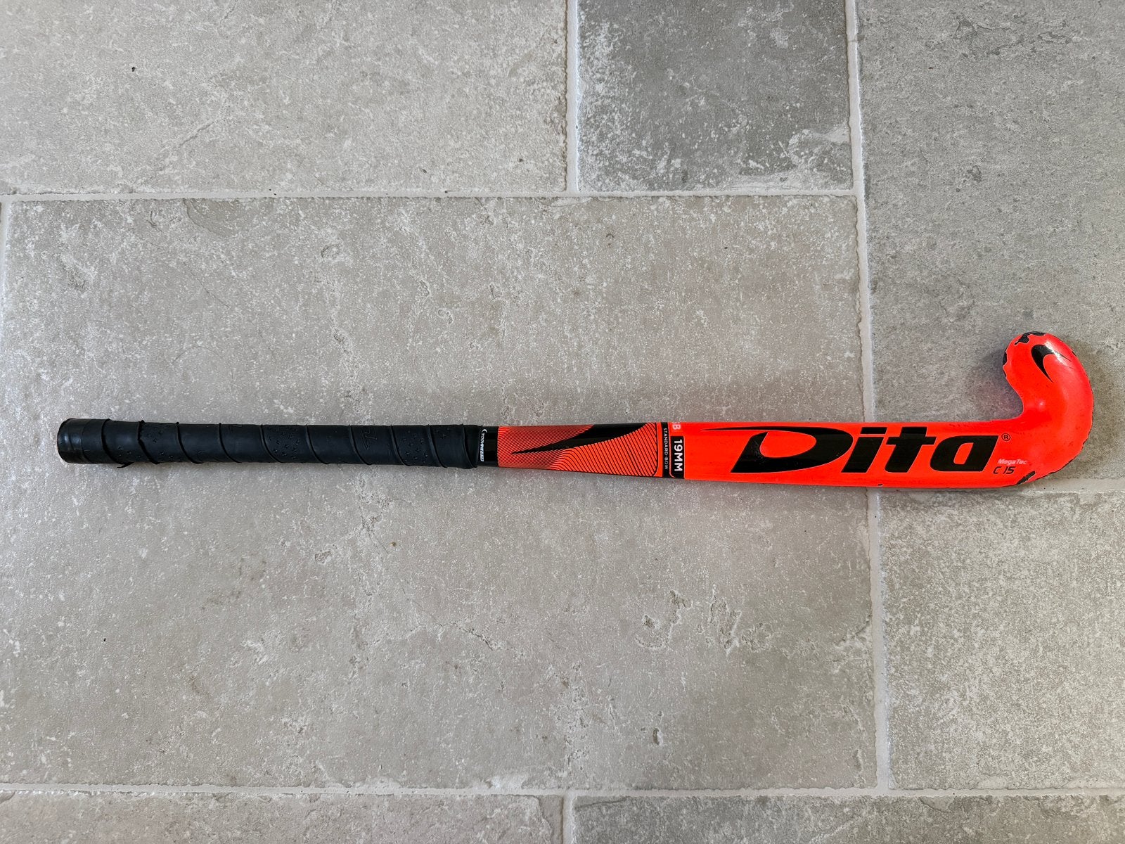 Stick hockey extérieur Dita 68 cm, Enlèvement, Comme neuf