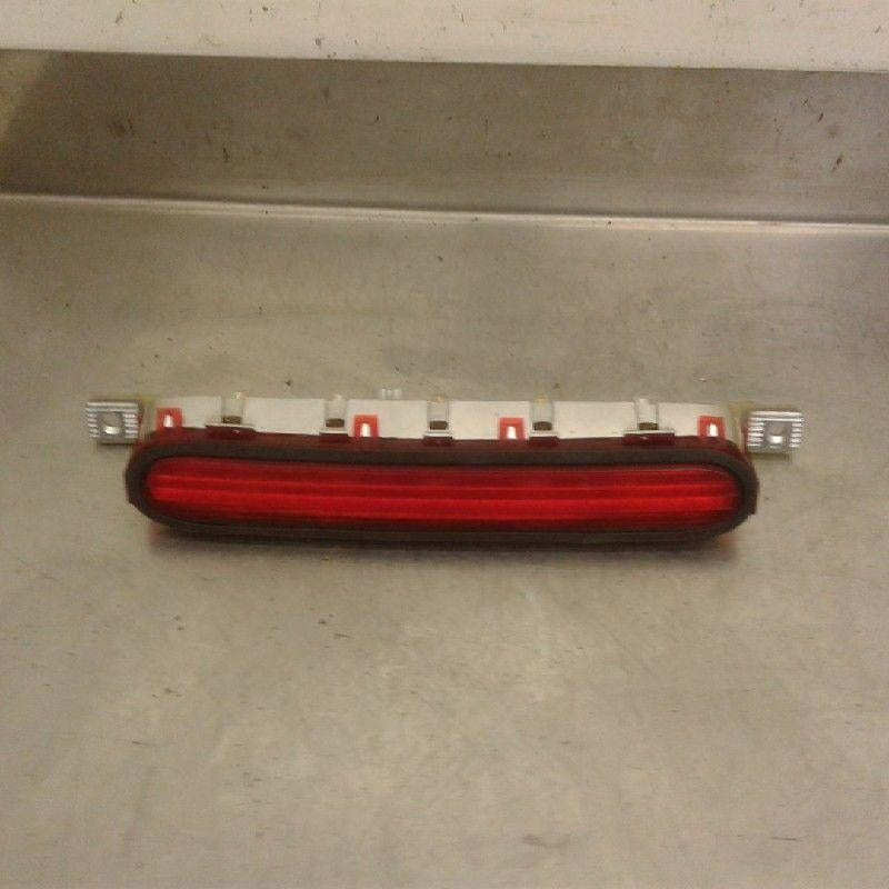FEU STOP CENTRAL ARRIERE Toyota Corolla Verso (R10 / 11), Utilisé, Toyota