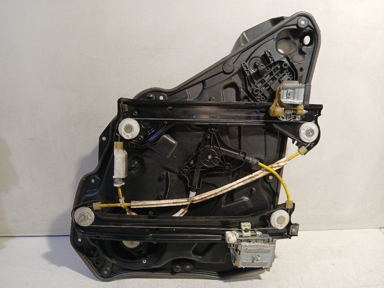 Raammechaniek elektrisch rechts achter Mercedes-Benz CLA, Onderdelen@venauto.nl, Van der Ven Autorecycling B.V., Gebruikt, Ettenseweg 76, 4706 PB Roosendaal, The Netherlands