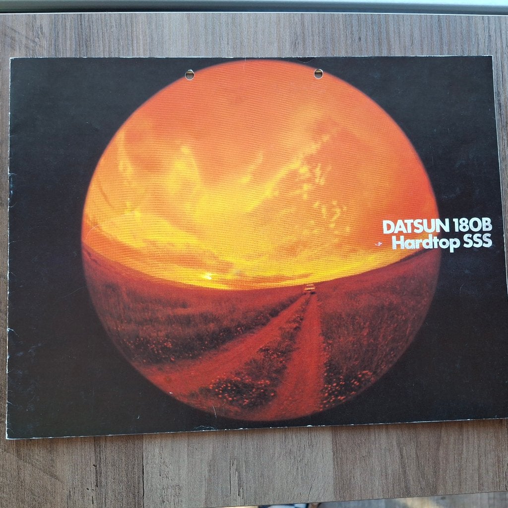 DATSUN 180B  Hardtop SSS     12/73, Boeken, Auto's | Folders en Tijdschriften, Ophalen of Verzenden, Zo goed als nieuw, Overige merken