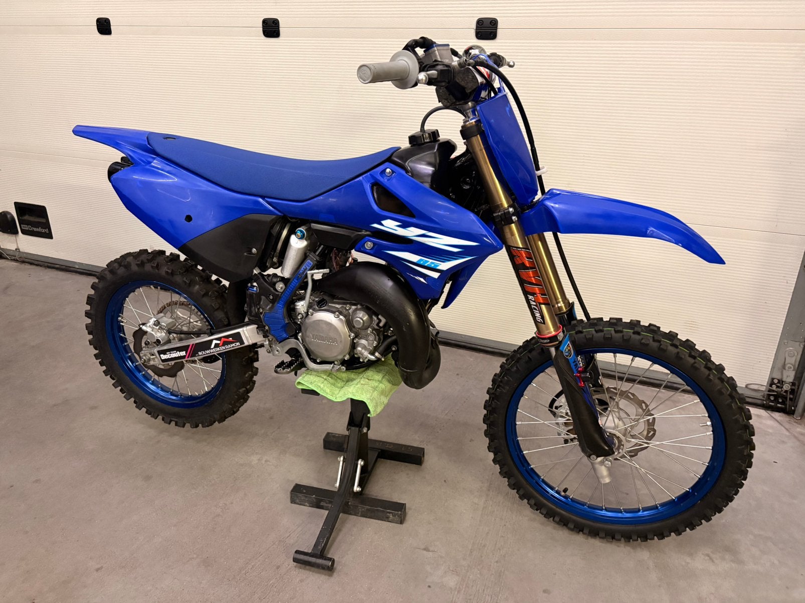Yz, Enlèvement, Comme neuf