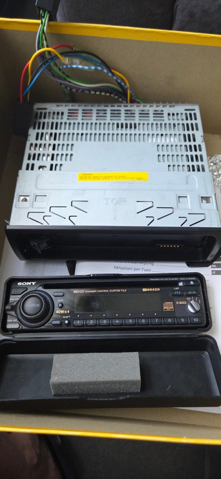 oude Sony autoradio met cd speler, Enlèvement
