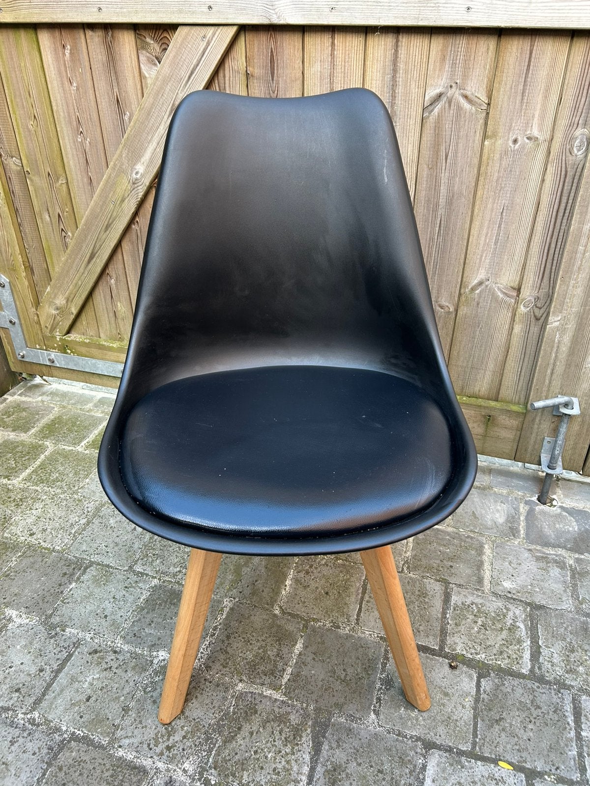 Zwarte stoelen, Huis en Inrichting, Stoelen, Ophalen, Zo goed als nieuw, Zwart