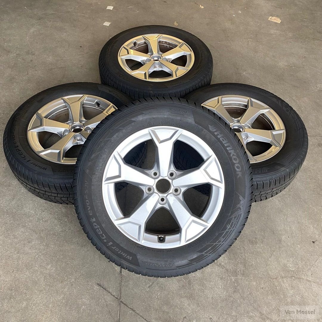 Audi Q3 Sportback Hankook Winter I Cept Evo 2 SUV 215/65/R17, Auto-onderdelen, Banden en Velgen, -, -, Banden en Velgen, 17 inch