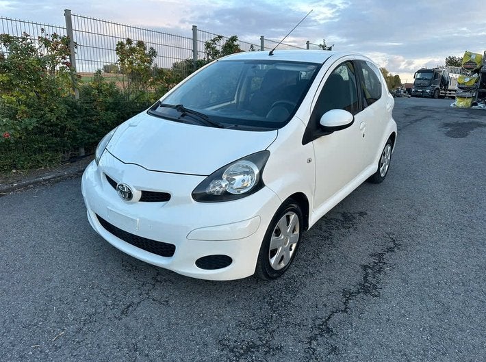 Toyota Aygo Bj..2011..1.0 benzine..96.000km..Euro ,5, Auto's, Bedrijf, https://public.car-pass.be/vhr/f7729863-699b-47c5-aab2-e64bb5b9f611