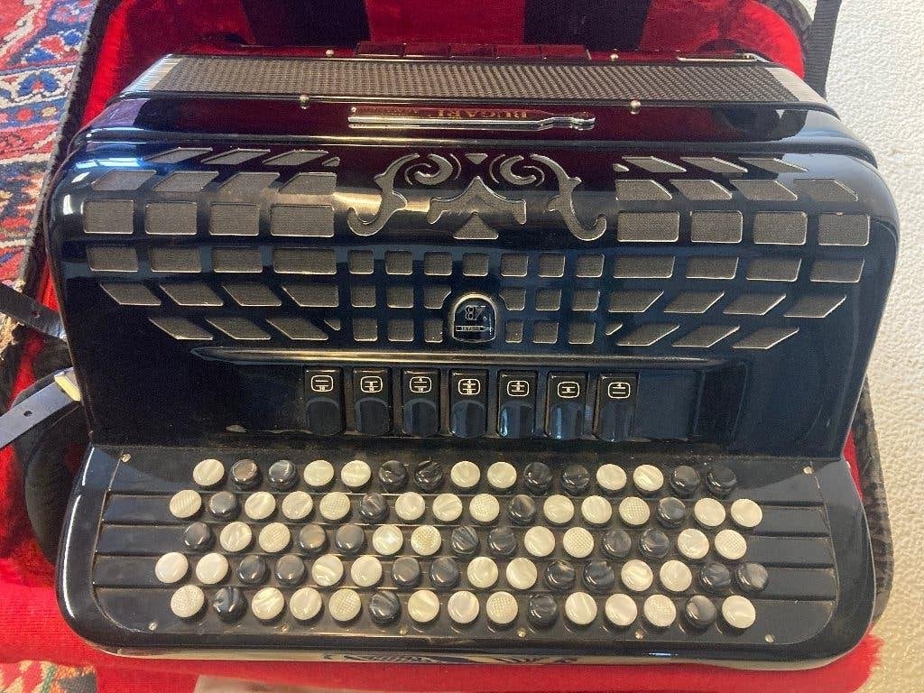 Accordéon Bugari 320 J/C Do-3, Musique & Instruments, Autres marques, Avec valise, Enlèvement, Utilisé