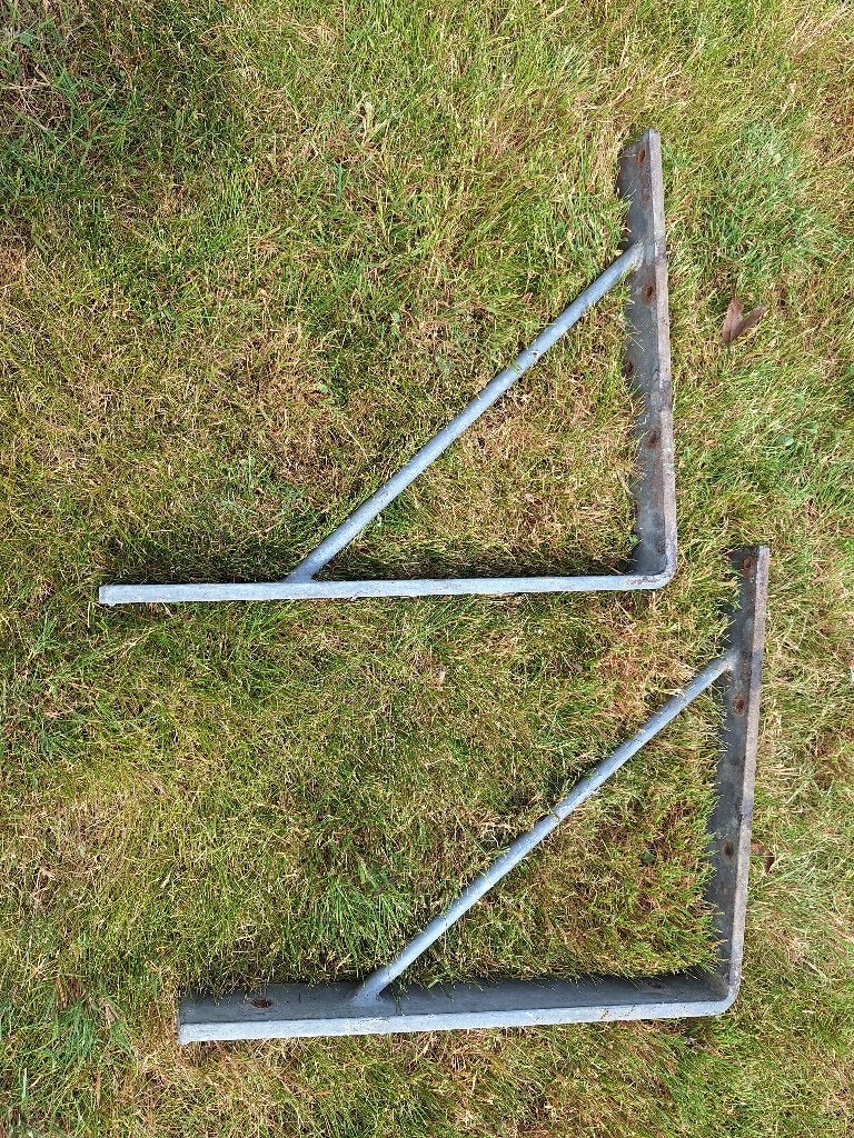 2 zware hoekijzers, Doe-het-zelf en Bouw, Ophalen, Gebruikt, 250 mm of meer