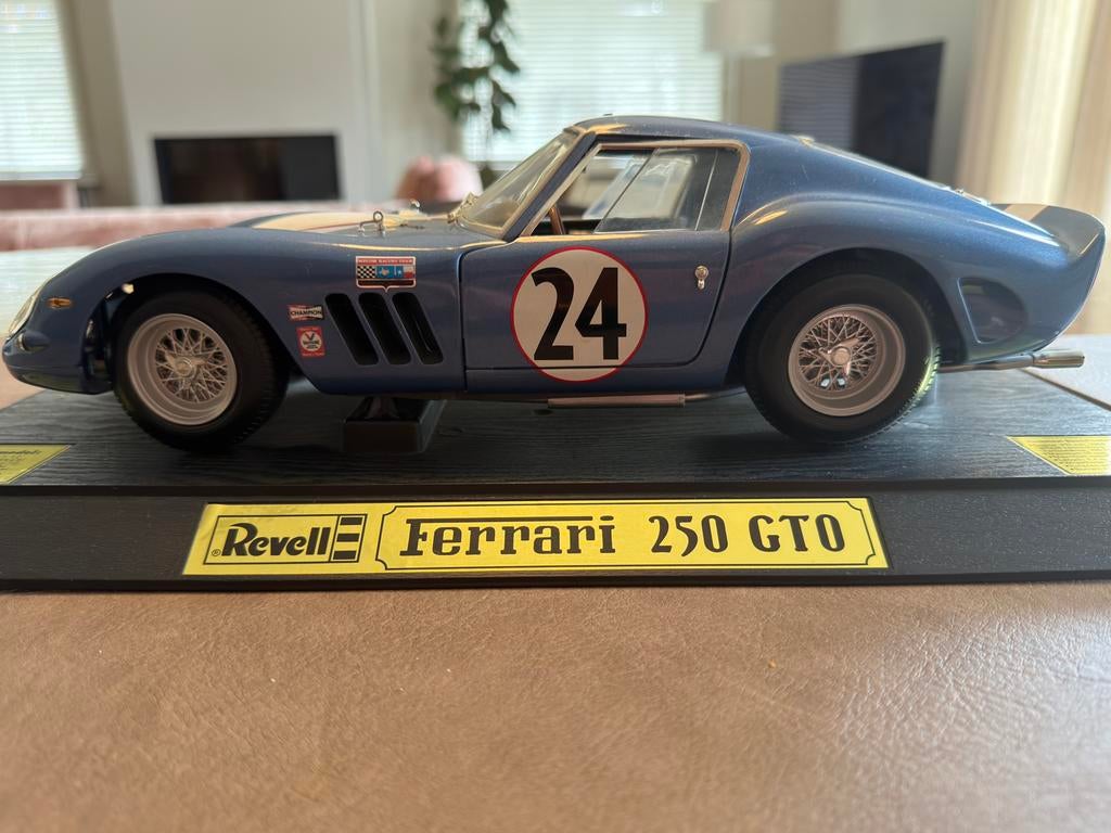 Revell 1-12 Ferrari 250 GTO, Hobby & Loisirs créatifs, Voitures miniatures | 1:18, Enlèvement, Comme neuf, Revell