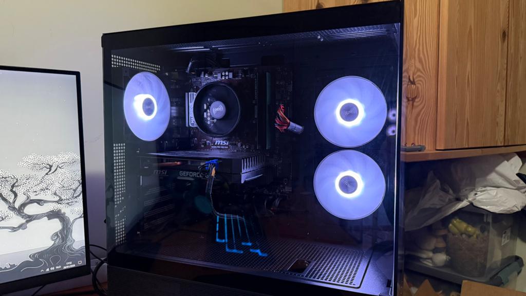 Budget gaming pc, Informatique & Logiciels, Ordinateurs de bureau, Comme neuf, 3 à 4 Ghz, HDD, SSD, 16 GB, Avec carte vidéo, Gaming