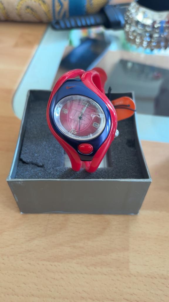 Rood nike vintage, Ophalen, Zo goed als nieuw, Rood
