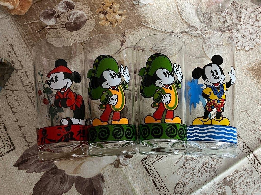 Set 4 vintage mickey Mouse glazen, Verzamelen, Ophalen of Verzenden, Mickey Mouse, Servies