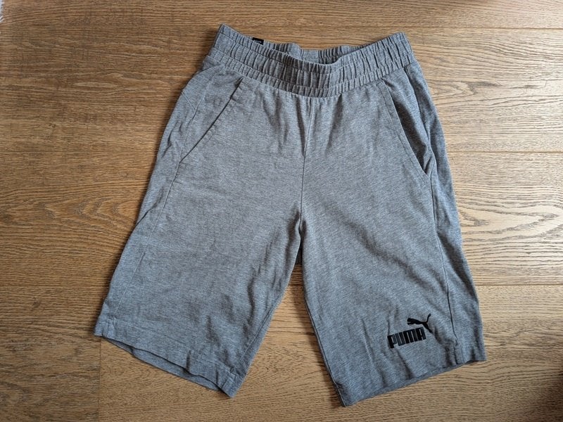 Puma  - short gris pour garçon - taille 164 (14 ans), Kinderen en Baby's, Ophalen, Gebruikt, Jongen