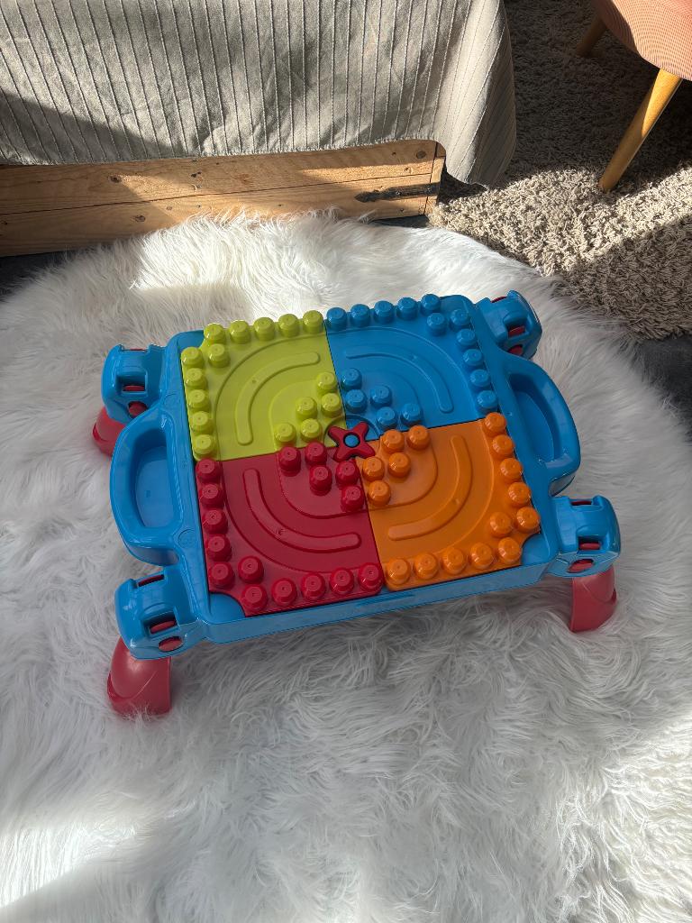 Table Mega bloks, Enfants & Bébés, Jouets | Blocs de construction, Enlèvement, Comme neuf, Megabloks
