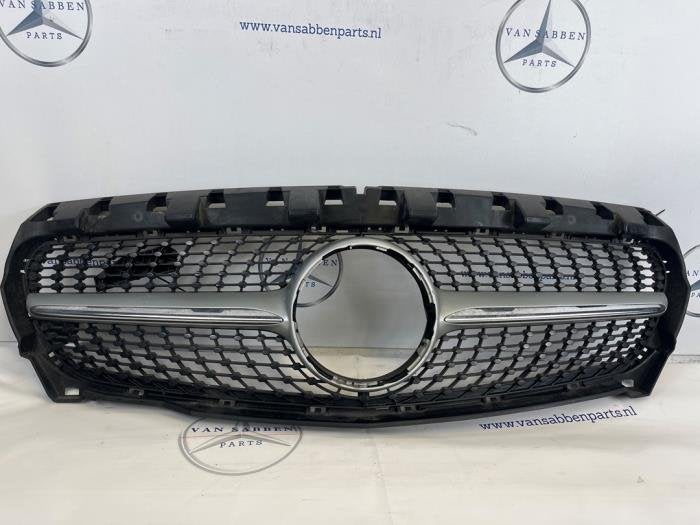 Calandre d'un Mercedes CLA (XXX), -, 3 mois de garantie, Utilisé, -