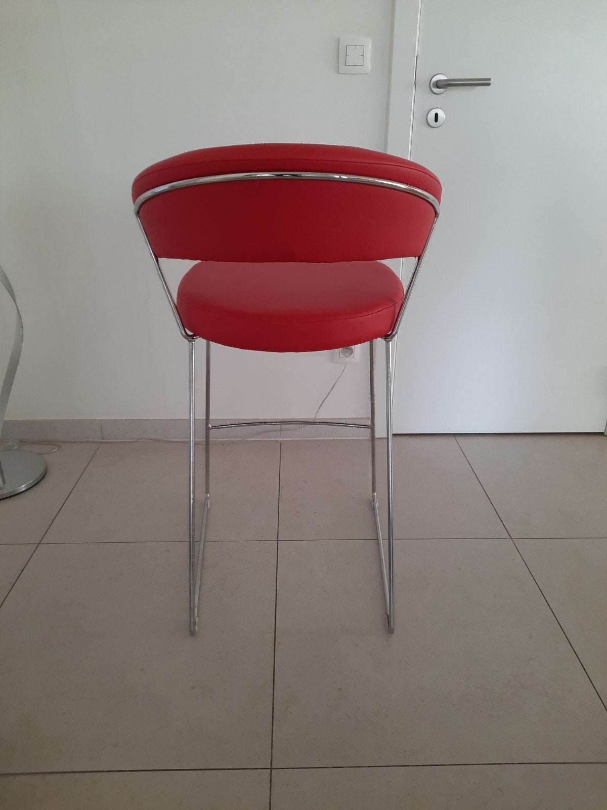 3 barstoelen rood, Huis en Inrichting, Ophalen, Gebruikt, Met voetsteun, 60 tot 90 cm