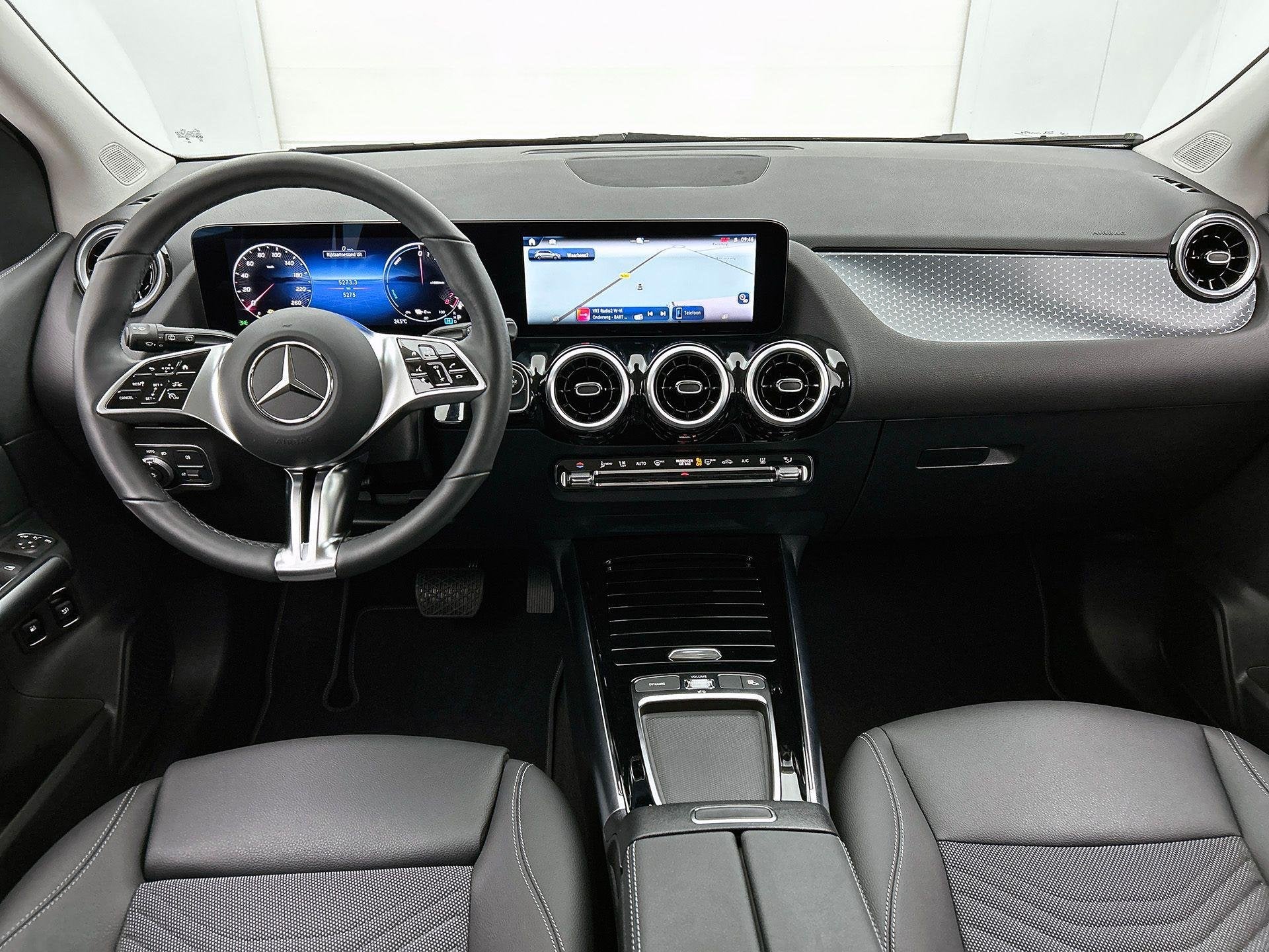 Mercedes-Benz B-Klasse 250 e Luxury Line | Verwarmde Zetels, Auto's, Mercedes-Benz, Gebruikt, 4 cilinders, 16 kWh, Automatische klimaatregeling