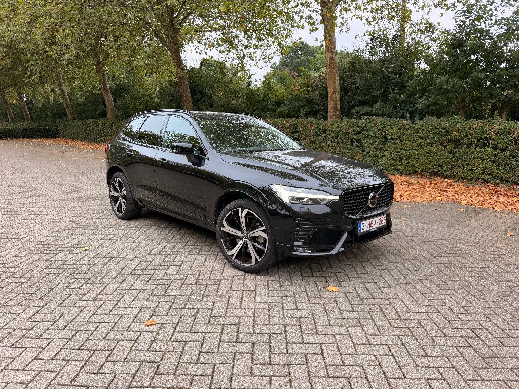 Volvo XC60 B4 Plus Dark met 2Jaar Volvo Selekt Garantie, Autos, Volvo, Cuir, Euro 6, Entretenue par le concessionnaire, Noir