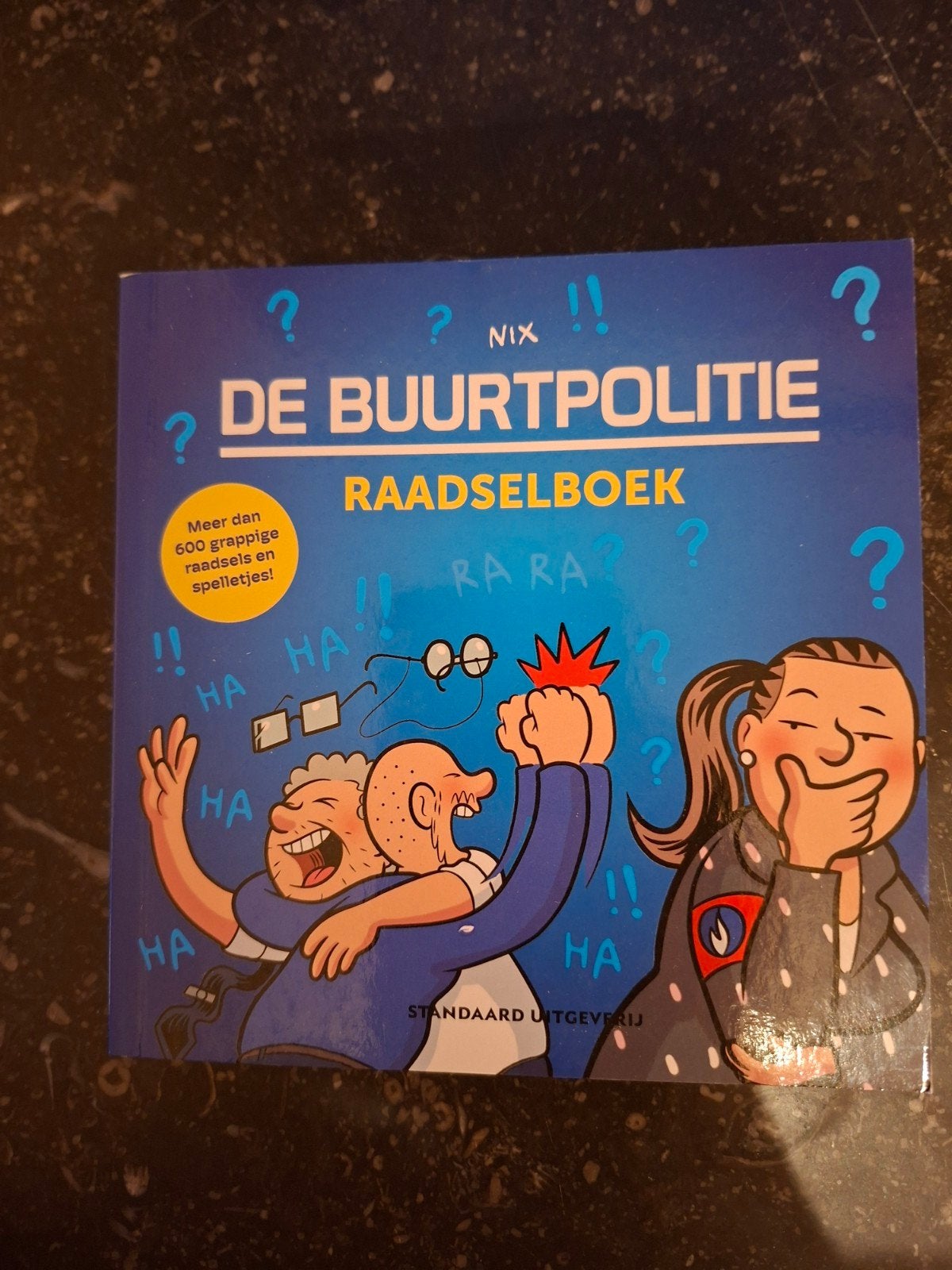 De Buurtpolitie Raadselboek, Ophalen, Nix