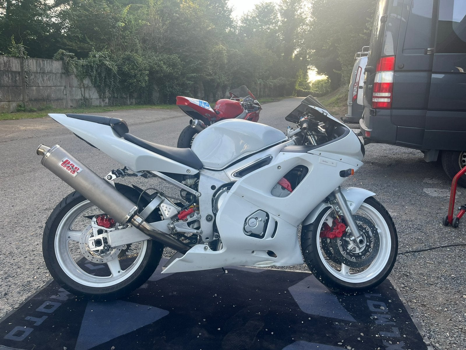 Yamaha R6, Motoren, Ophalen