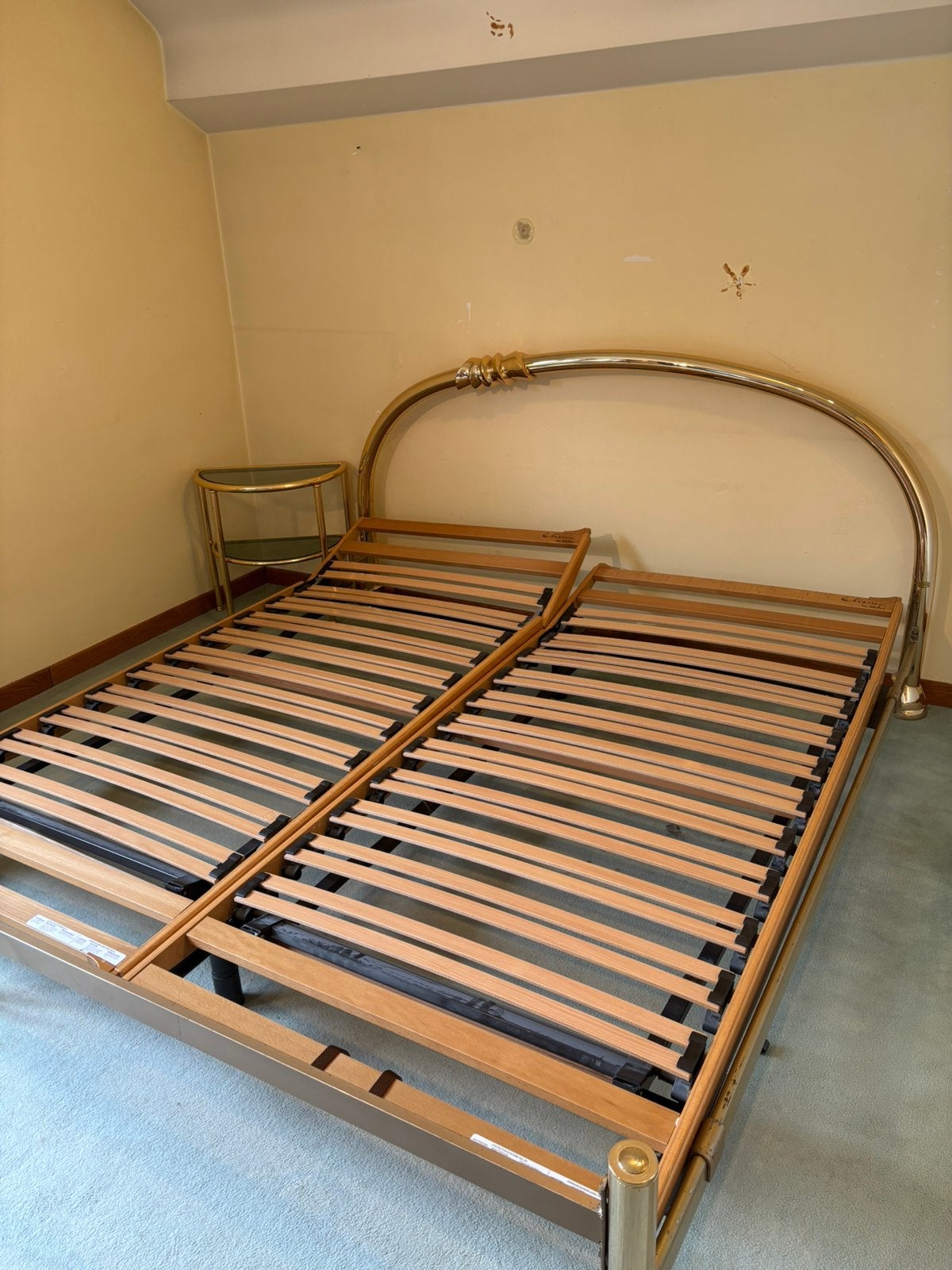 Tweepersoonsbedden van goudkleurig metaal 2x90cm, Ophalen, Overige kleuren, Tweepersoons, 180 cm