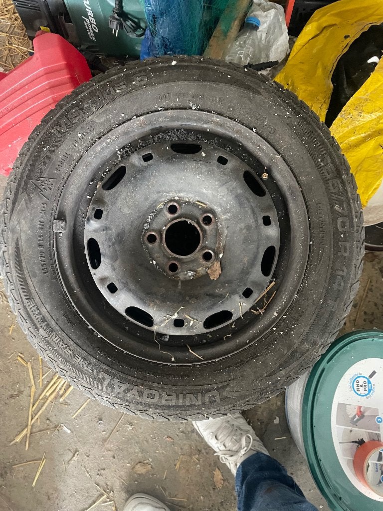 jantes tôle 14” avec pneus hiver 165/70 R14, Auto-onderdelen, Banden en Velgen, Band(en), Winterbanden, 14 inch, Personenwagen