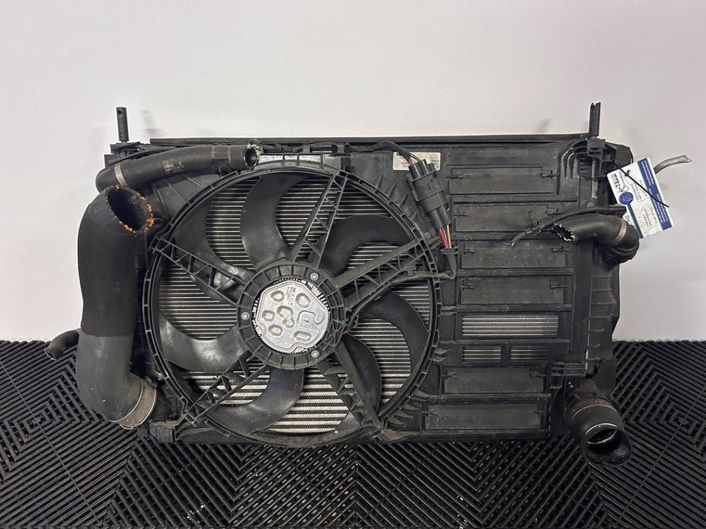 KOELERSET BMW X1 (F48) (01-2014/06-2022), Gebruikt, BMW, Petuelring 130
80809  München, DE, Bayerische Motoren Werke AG