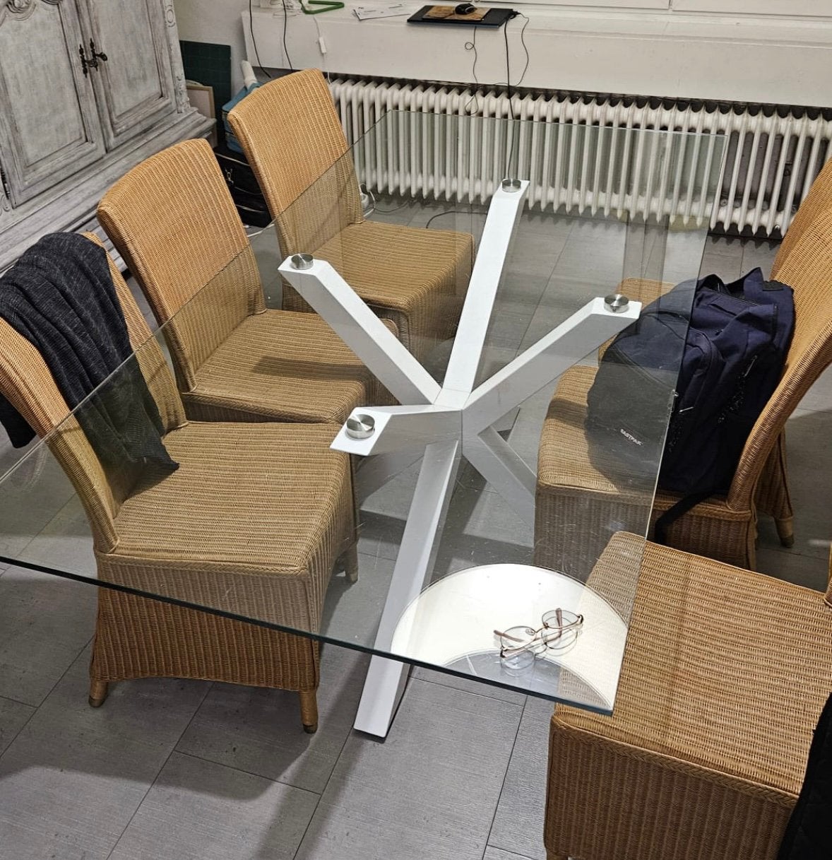 Eetkamertafel met ijzeren onderstel, Ophalen, Gebruikt