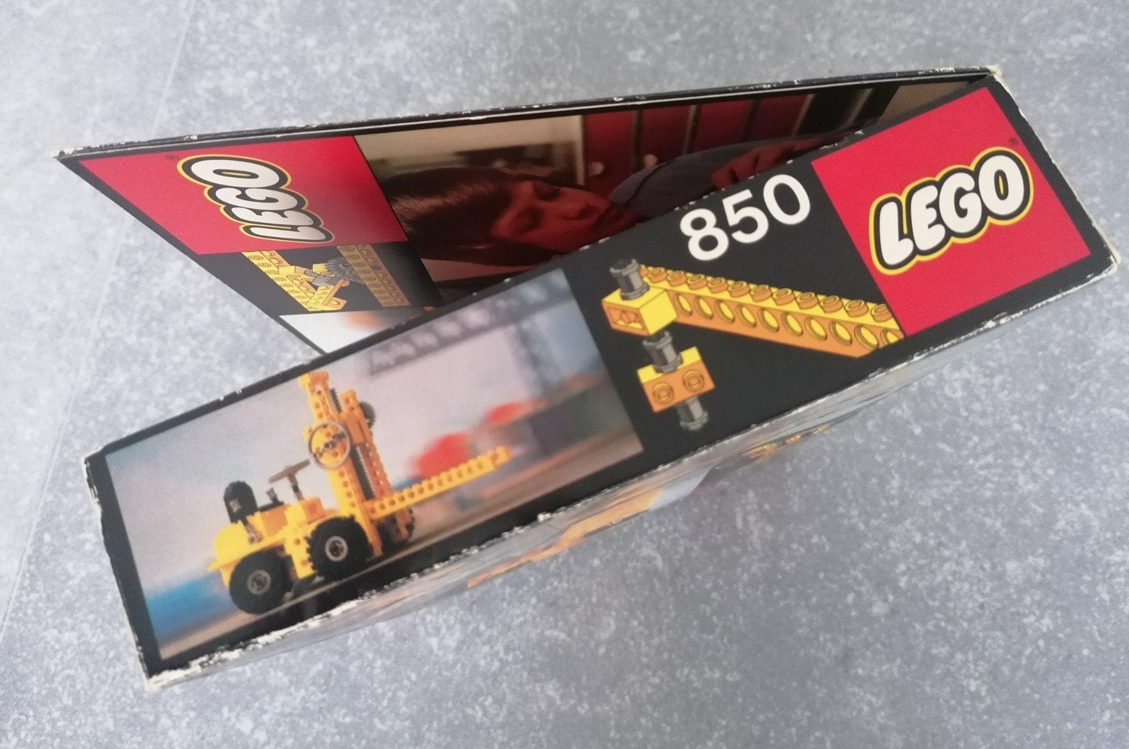 Lego Technic 850 vorkheftruck

Volledige set in perfecte sta, Kinderen en Baby's, Ophalen of Verzenden, Compleet, Lego, Technic