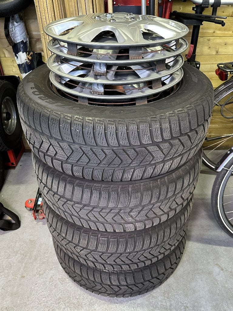 Winterbanden 215/60 R16 99H, Pneus et Jantes, 16 pouces, Véhicule de tourisme, Enlèvement