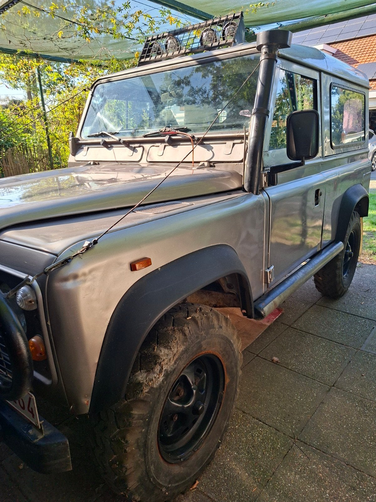 Land Rover Defender 90 V8i, 183 kW, 8 cilinders, 1960 kg, Wit