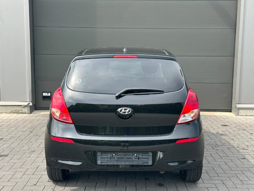 Hyundai I20 automaat 46.000km, Auto's, Hyundai, Euro 5, Stof, Start-stop-systeem, Zwart