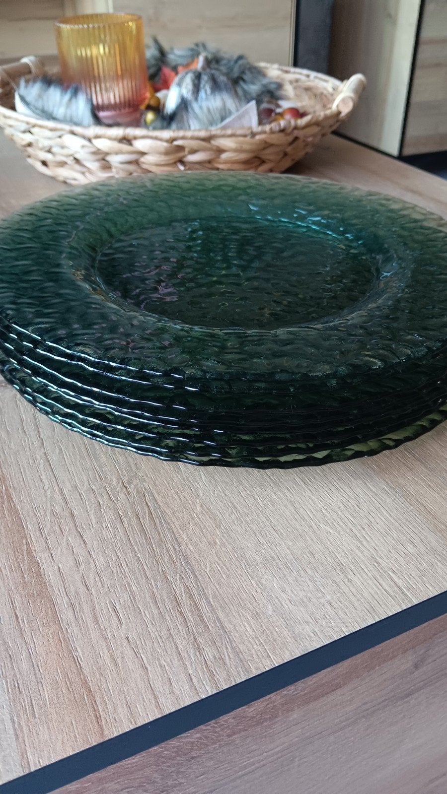 set van 8 diner borden in groen glas met reliëfstructuur, Ophalen, Gebruikt, Glas, Groen