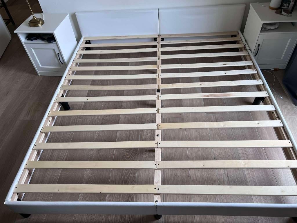 Wit bedframe van VidaXL (180x200 cm), Huis en Inrichting, Slaapkamer | Bedden, Ophalen, Wit, Tweepersoons, Zo goed als nieuw
