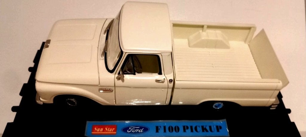 1/18 Ford F-100 Pick-Up White 1965 Sun Star, Hobby & Loisirs créatifs, Voitures miniatures | 1:18, Enlèvement ou Envoi, Comme neuf