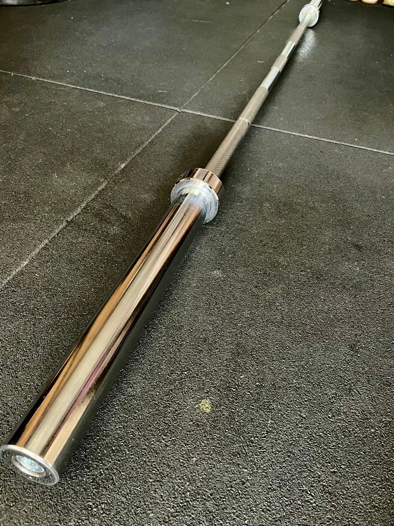 Barre d'haltères olympique 20 kg - 220 cm, Sports & Fitness, Équipement de fitness, Enlèvement, Comme neuf, Barre d'haltères