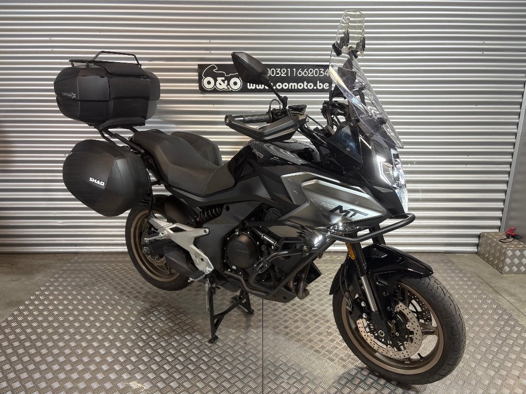 CF Moto MT700 Touring ABS + Garantie + entretien GRATUIT!, Motos, Permis Moto A, Tourisme, Entreprise, Occasion