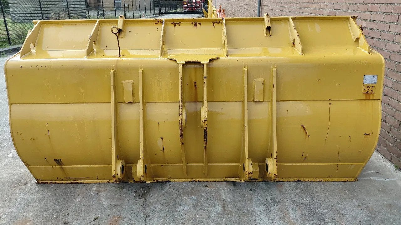 Caterpillar 950 / 962 loader bucket with teeth / NEW