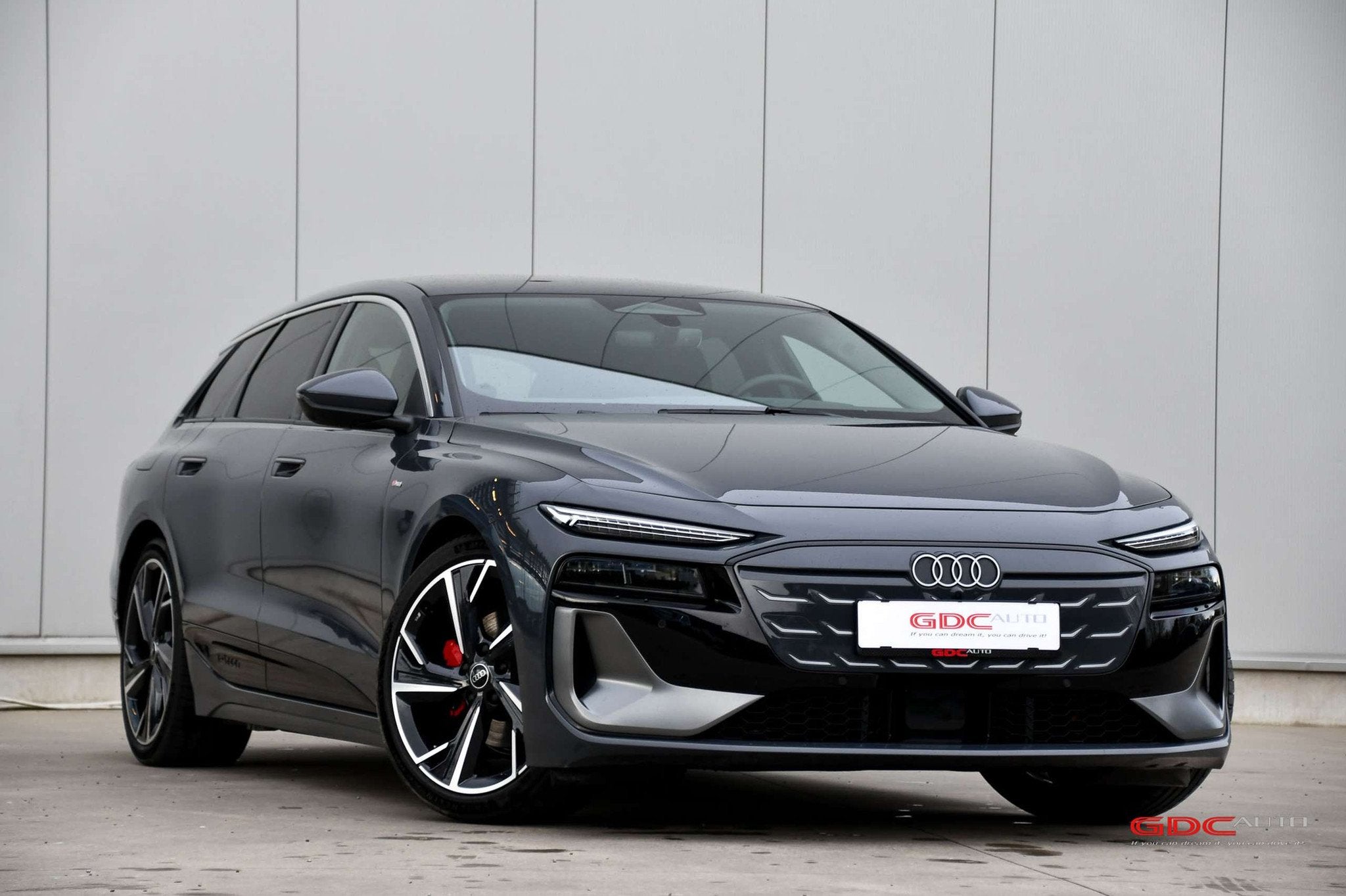 Audi A6 e-tron A6 Avant E-Tron l S-line l Trekhaak l Head-Up, Automaat, Achterwielaandrijving, Gebruikt, Zwart