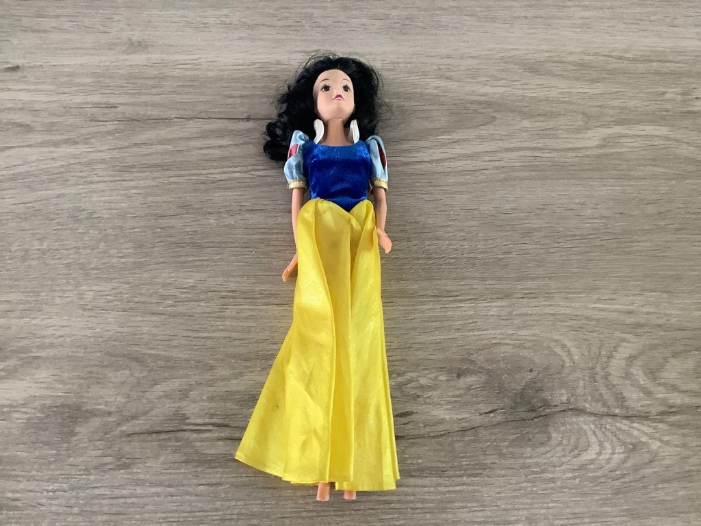 Disney Sneeuwwitje pop (30 cm), Ophalen of Verzenden, Gebruikt, Barbie