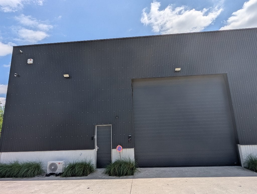Entrepôt + bureau 274 m² full équipé à Gembloux (Sauvenière), 50 m² ou plus, Province du Brabant wallon
