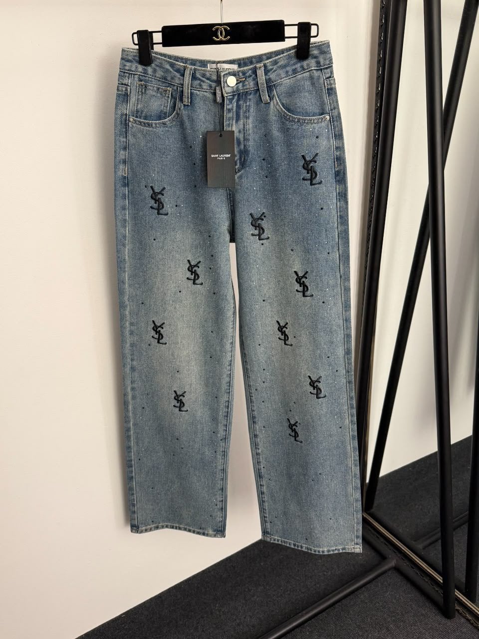Jean Saint Laurent, Enlèvement ou Envoi, Neuf