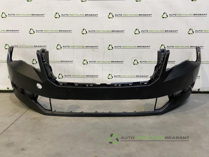 Voorbumper van een Skoda Superb, Gebruikt, -, -, Ophalen of Verzenden