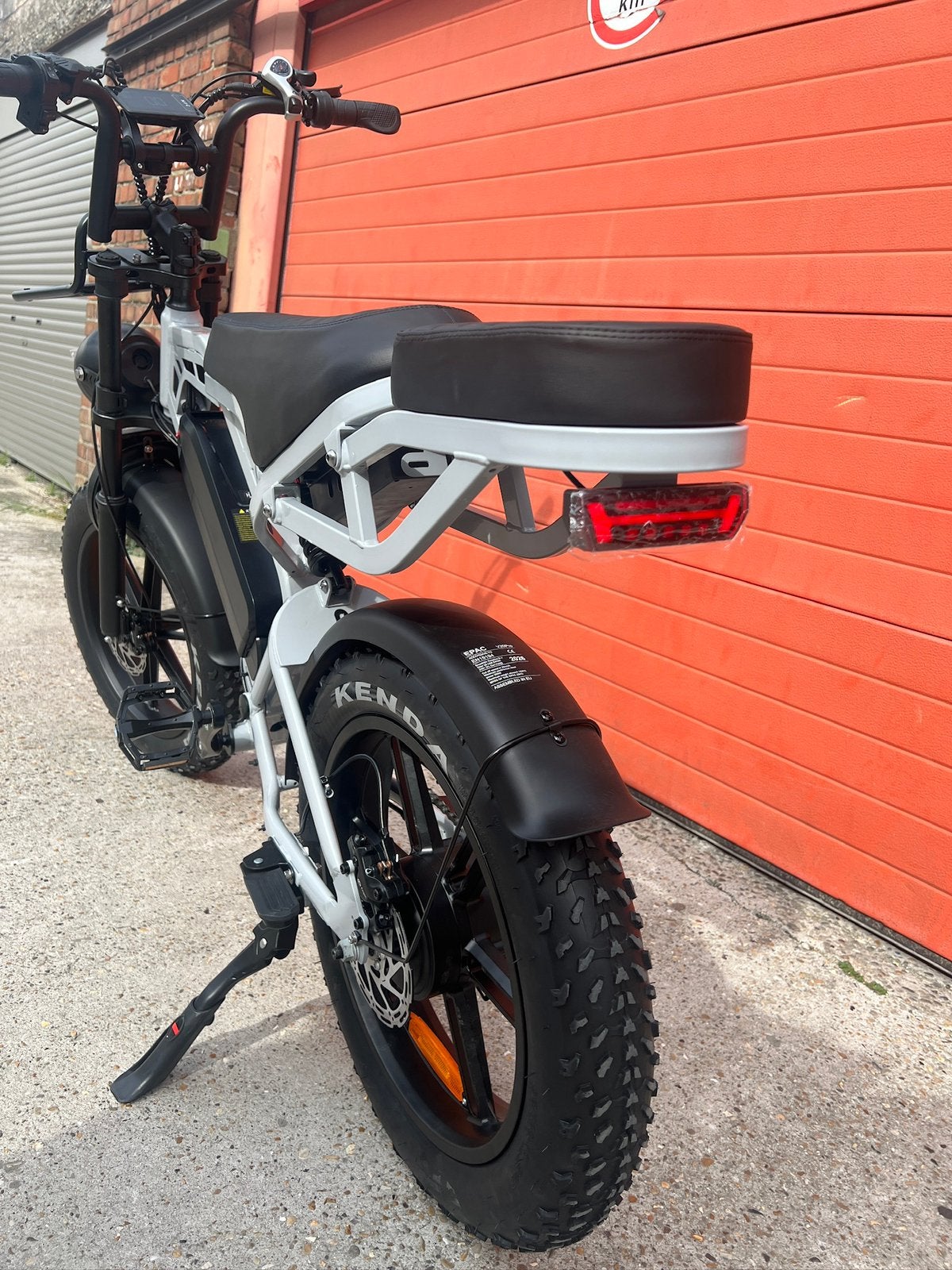 Fatbike v20, Fietsen en Brommers, Ophalen, Zo goed als nieuw