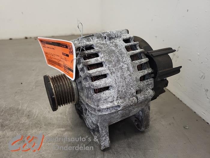 Dynamo van een Renault Trafic, Gebruikt, -, Renault, -